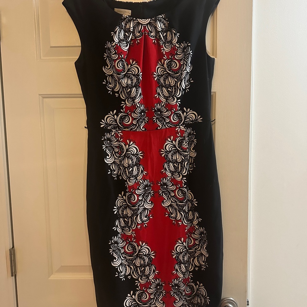 London Times Black and Red Sheath Midi Dress